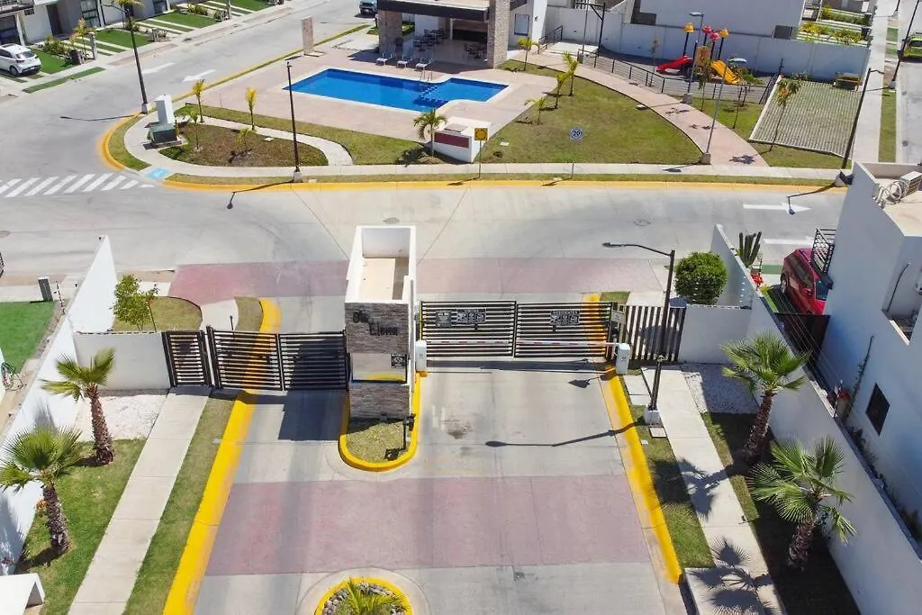 度假居 Hermosa Y Acogedora Casa En Comunidad Privada 马萨特兰
